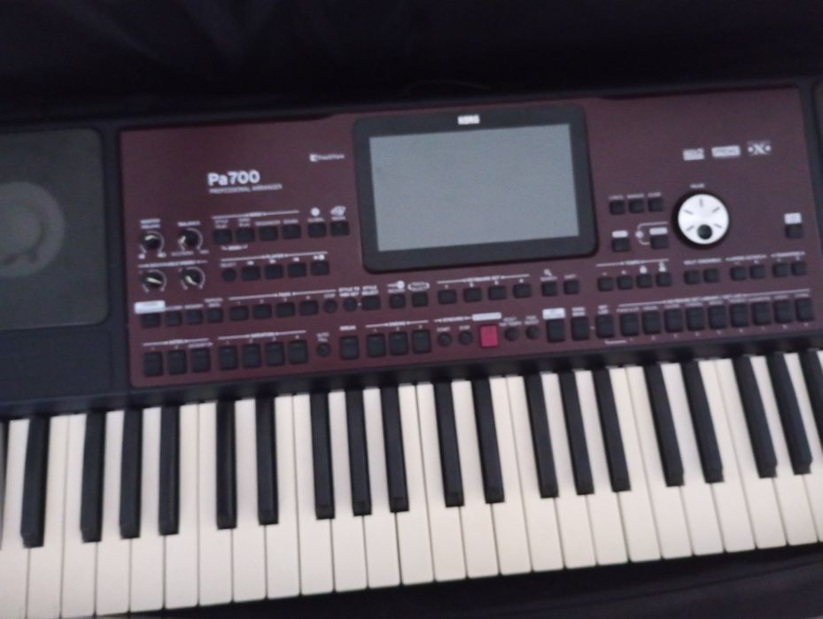 Orga korg pa 700 aproape noua