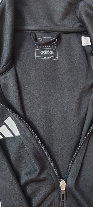 Adidas 3 ленти.