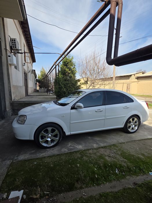 Lasetti , Ласетти 1.8 avtomat gaz-benzin 2009