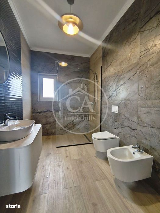 Casa de vanzare cu 4 camere si piscina in Cihei, Bihor