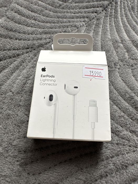 Наушники проводные новые, оригинал