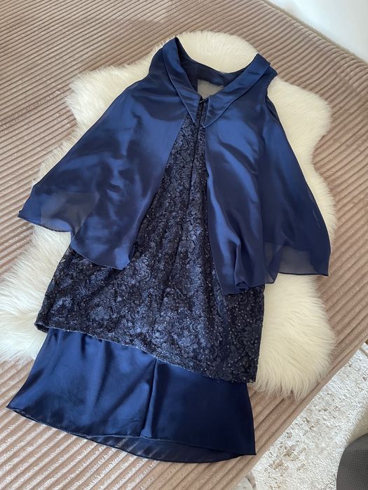 Тъмно сини официални къси рокли за по 40лв