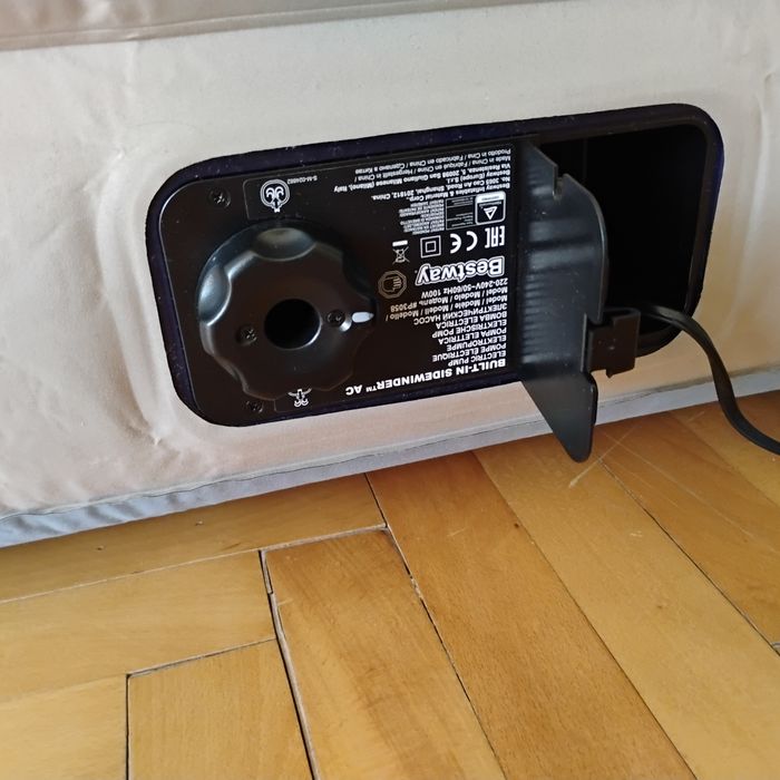Saltea gonflabila Bestway cu pompa electrica încorporată