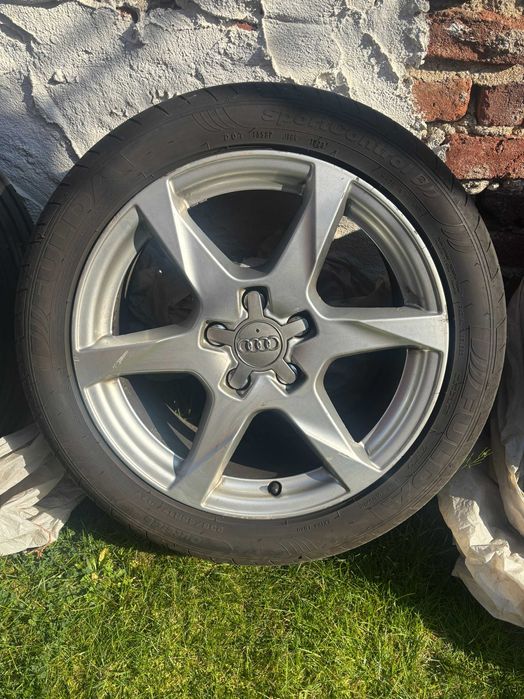 Оригинални алумин. джанти 17'' с летни гуми