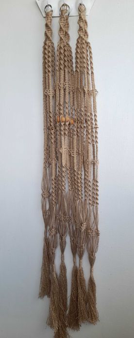 Висящ цветарник от канап