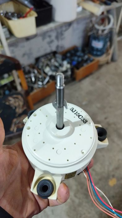 Вентилатор и управление за таванен климатик Дайкин ново