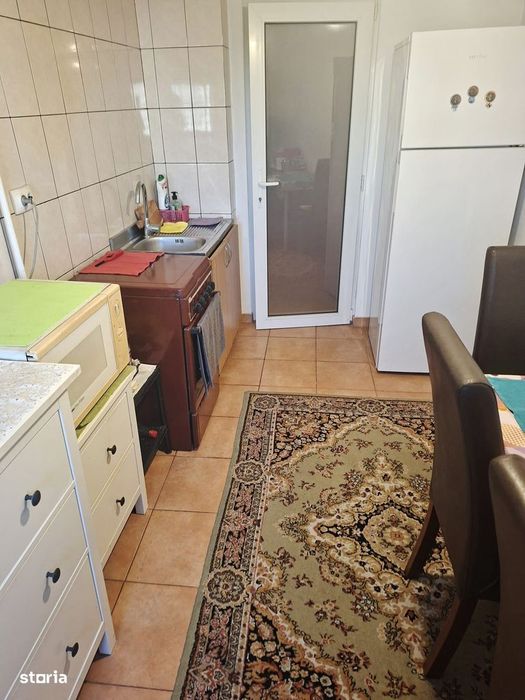 Dacia - Apartament izolat, cu centrala cu gaz si boxa in proprietate