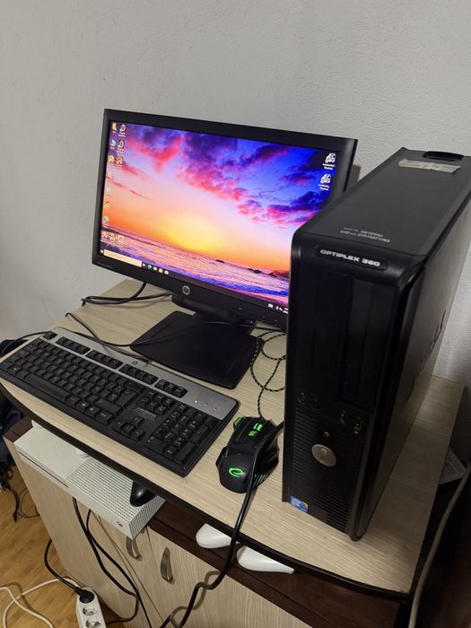 Pc complet  Dell INTEL E7500 3 ghz 4 gb ram 200 gb monitor 21 inch Hp complet