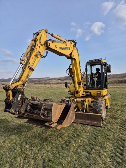 Excavator pe roti Komatsu PW 98MR