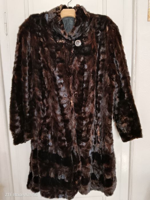 Продавам кожено палто, пелерина
