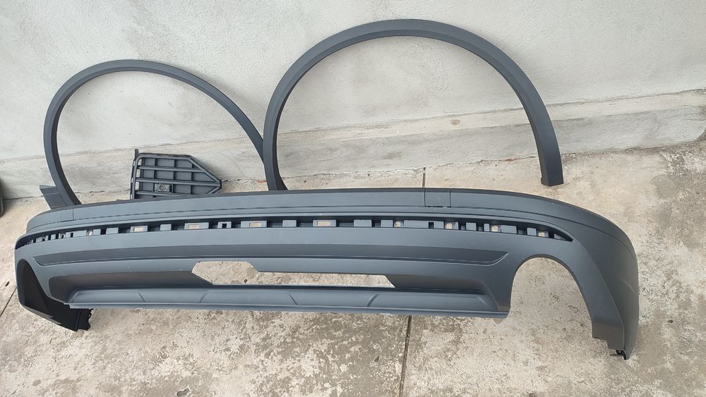 Bara fata cu grila centra  și bara spate cu Spoiler bara spate  Vw Touareg model 2020 CR