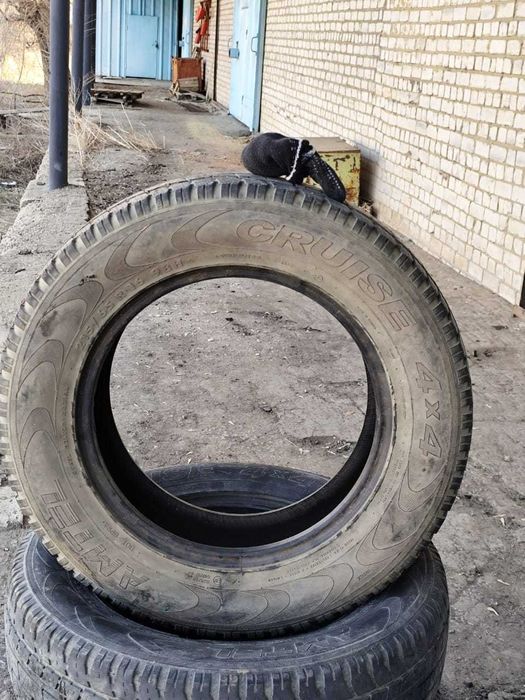 Продам шины б/у в нормальном состоянии