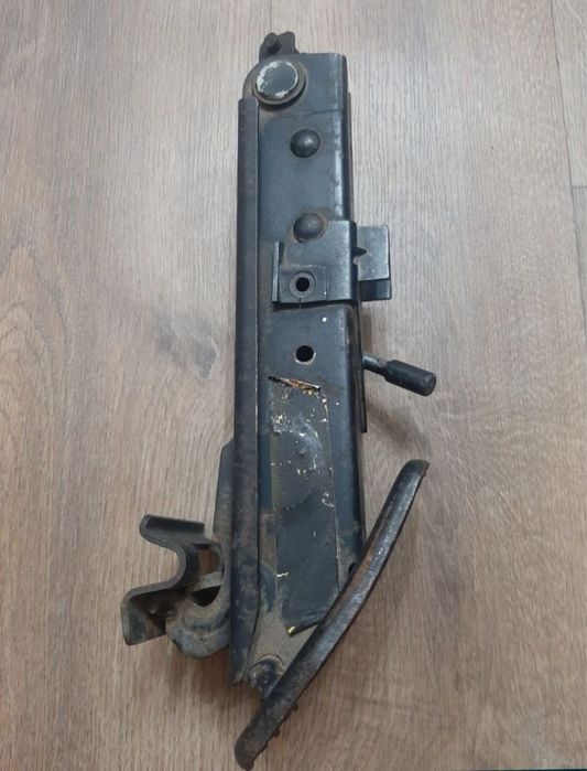 Продам оригинальный домкрат!