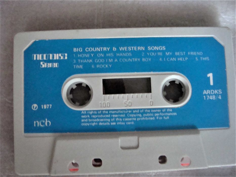 Лот 10 оригинални аудио касети с кънтри музика от 70-те на ХХ век