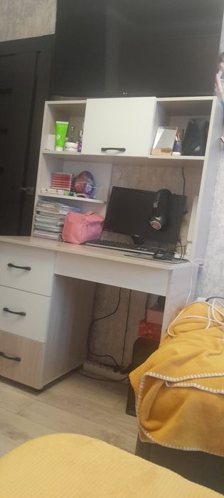 Срочно продам стол
