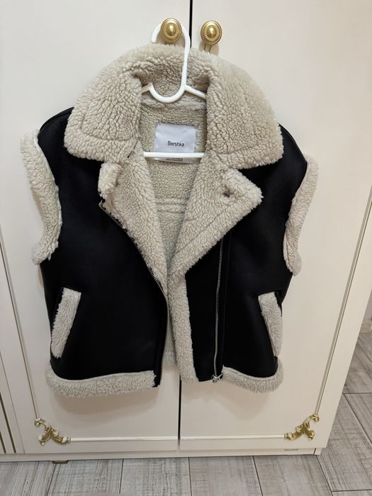 Кожен елек от bershka