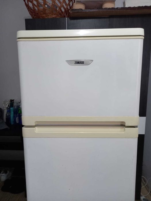 Frigider 2 usi Zanuusi ,ingheata perfect