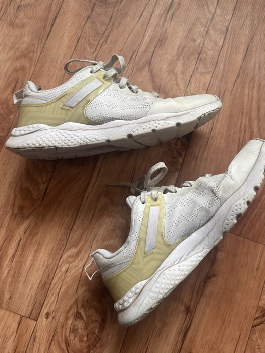 Продаю мужскую б у обувь