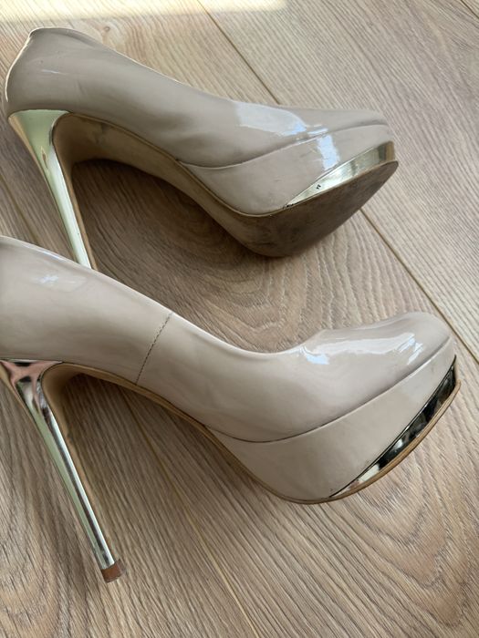 Обувки на ток Zara