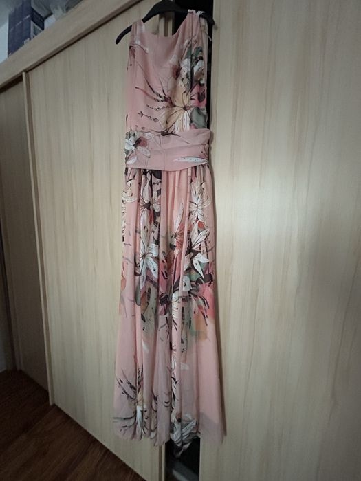 Дълга офицална рокля