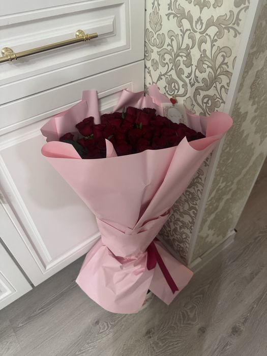 Длинные,красные розы 51шт