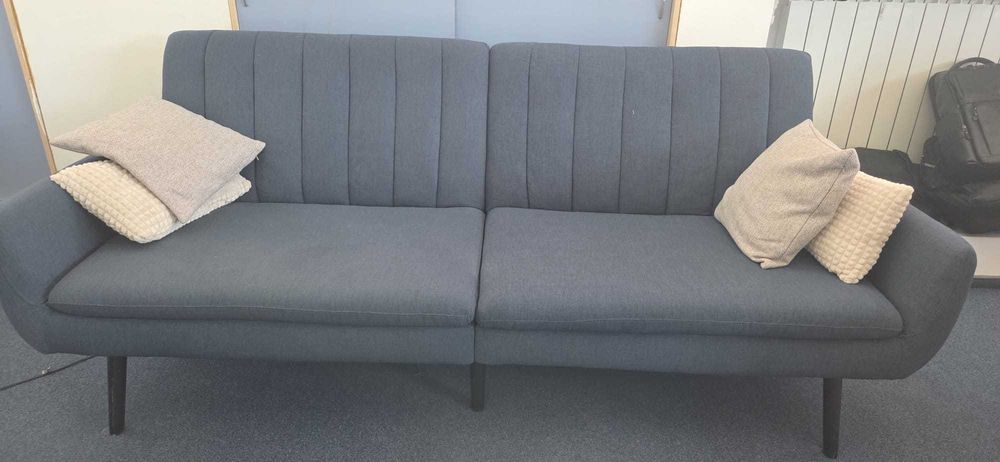 Urgent: Pachet mobilă birou și rafturi metalice (Mutare/Închidere)