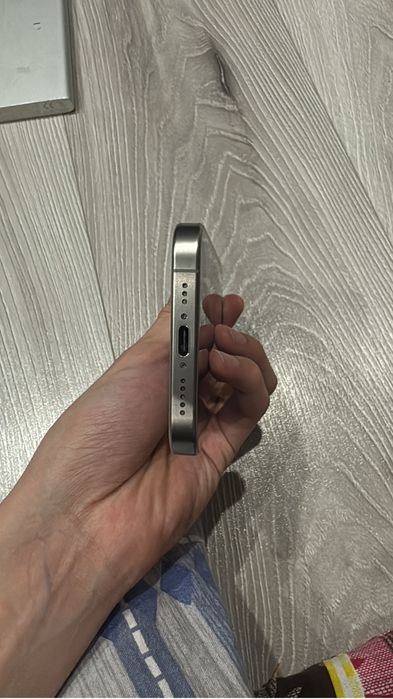 iPhone 15 pro 128 GB