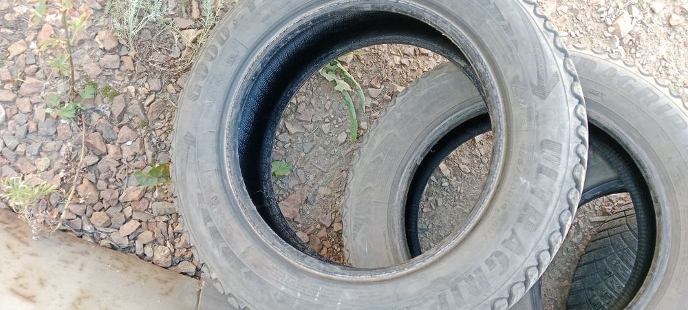 Продам резину на R15