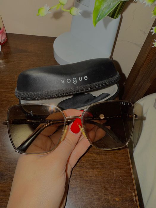 Vogue- слънчеви очила
