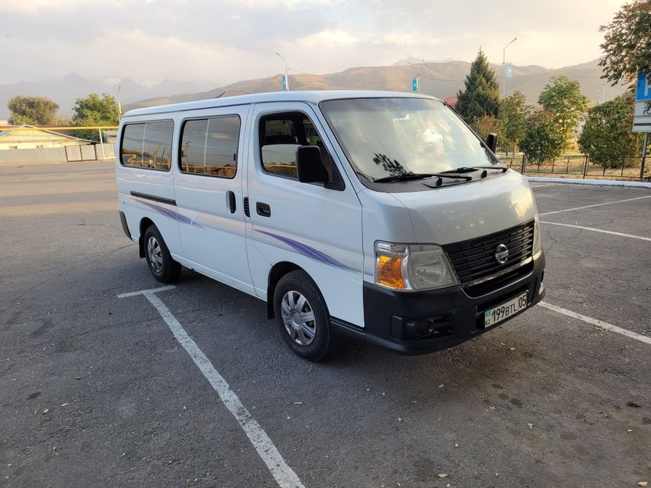 Продам микроавтобус минивэн Nissan Urvan 2012 года