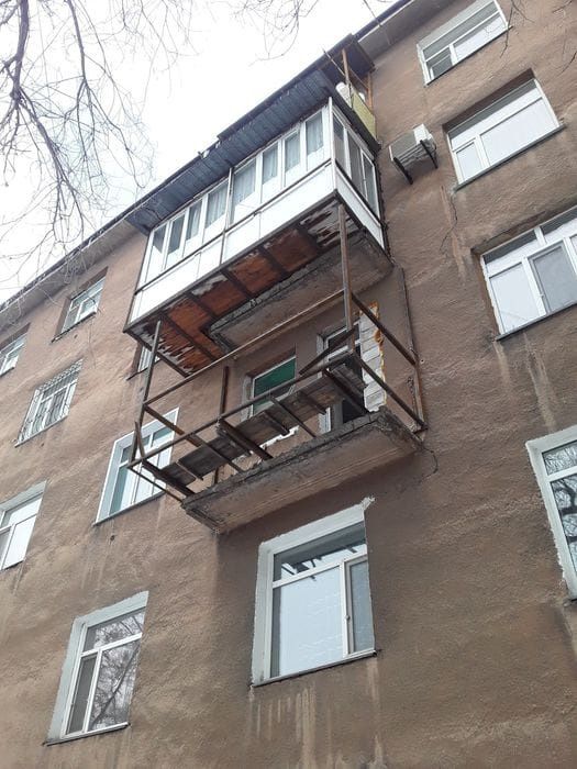 Ремонт балконов и замена плит.