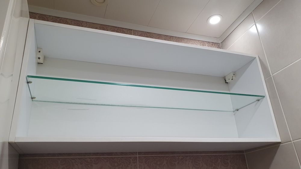 Шкаф и полка белая