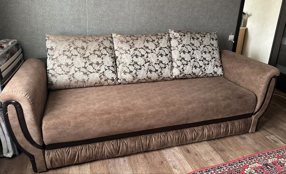 Диван расклвдной с ящиком доя белья