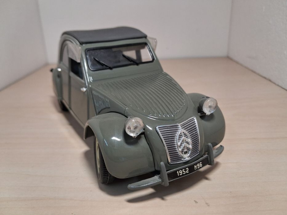 Citroen 2CV maisto 1:18