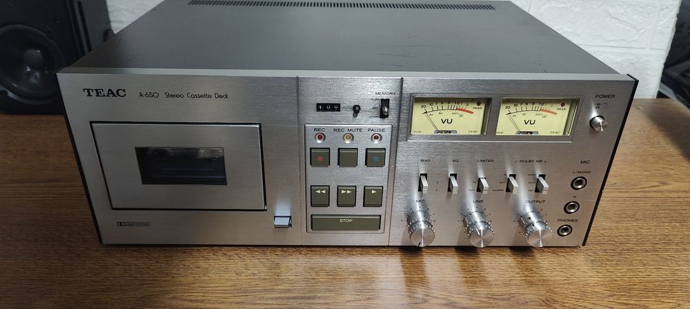 Deck Teac A-650 perfect estetic și tehnic