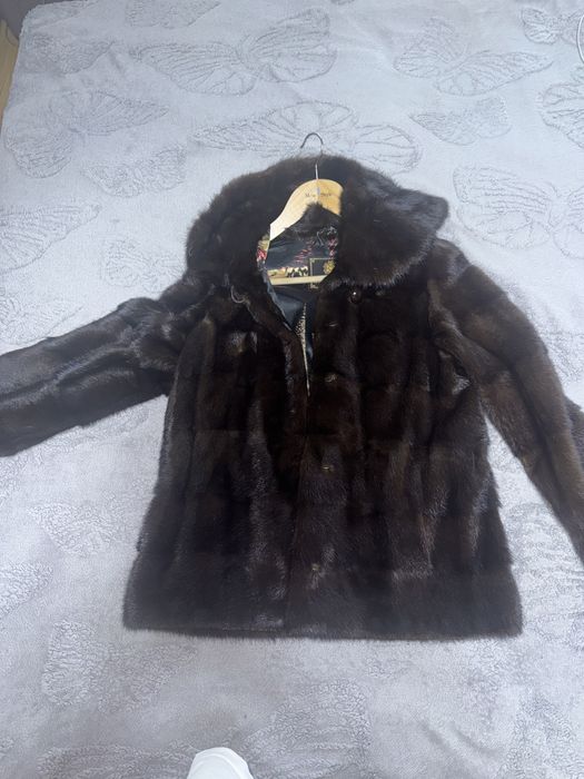 Продам две шубы ,очень дешево ,в хорошем состоянии.