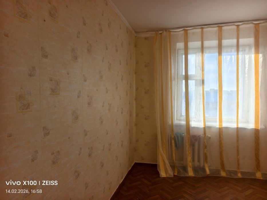 Сдам 2 комнатную квартиру .