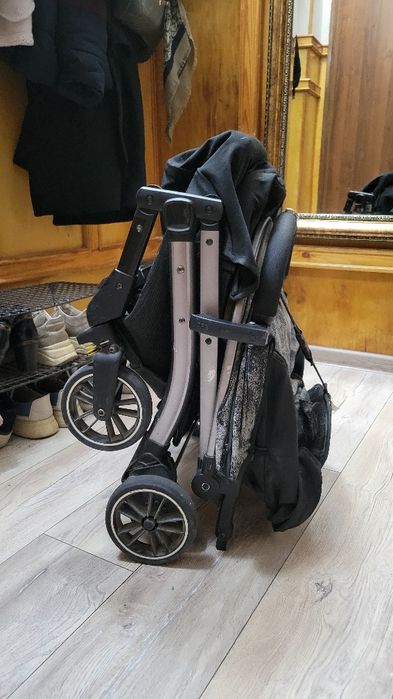 Продаю коляску Baobaohao