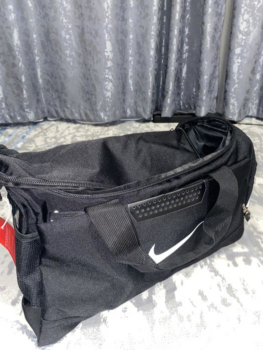 Спортивная сумка Nike