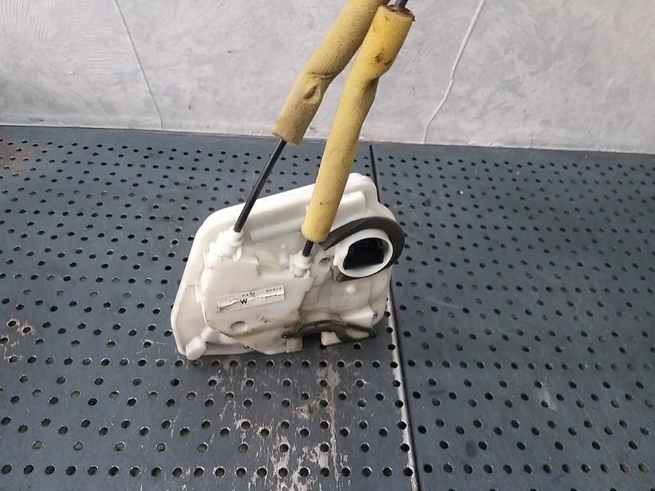 Broasca usa dreapta fata mazda 2 de dh