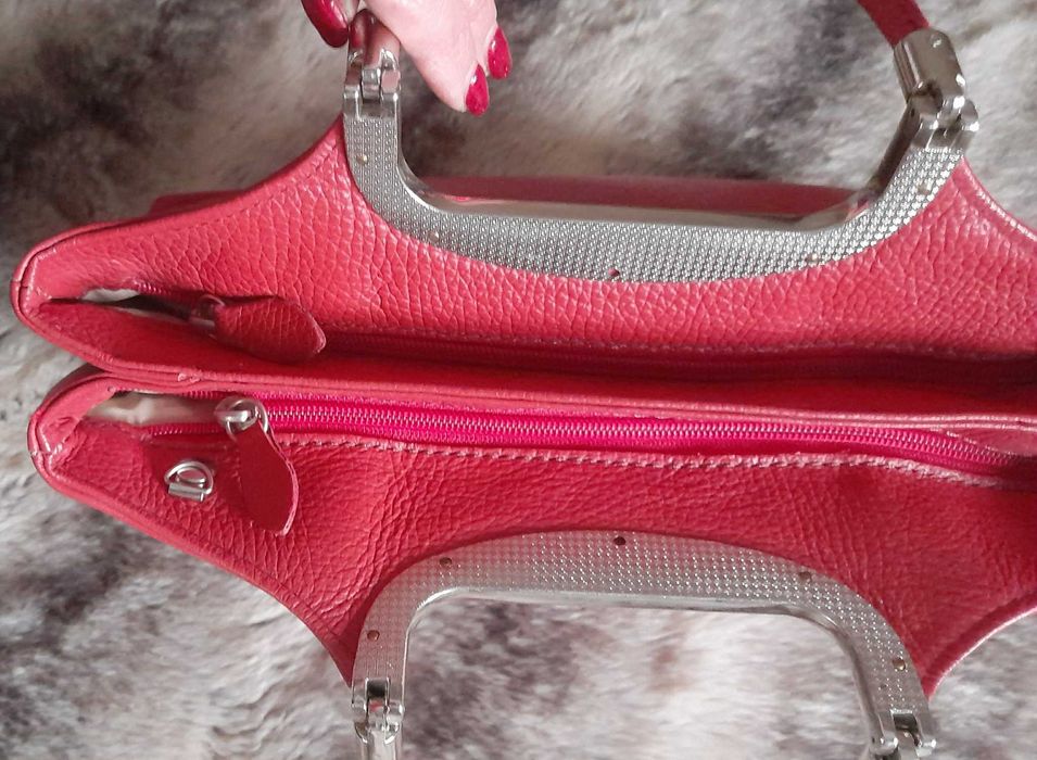 Елегантна дамска чанта от естествена кожа -Made in Italy