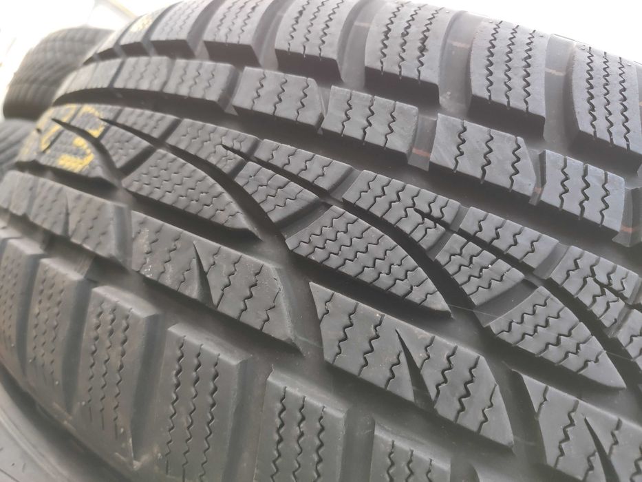 2бр Като нови зимни гуми 205 60 16 - Hankook - DOT 2023
