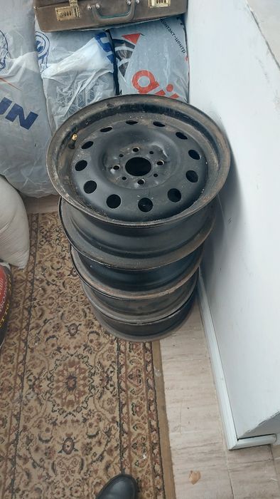 Продам шины средних состоянии