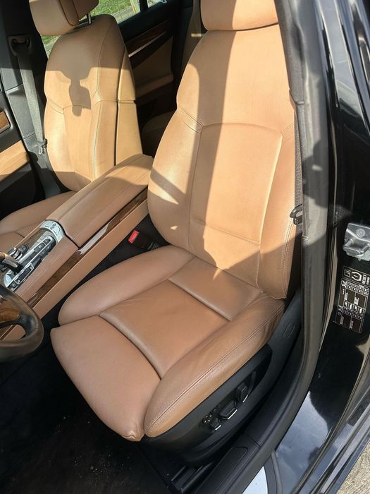 Dezmembrez / Dezmembrari / Piese / Accesorii Bmw f01 4.4 benzina 2009 negru volan stanga