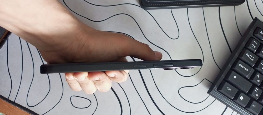 Redmi 12 256/8гигабайтов