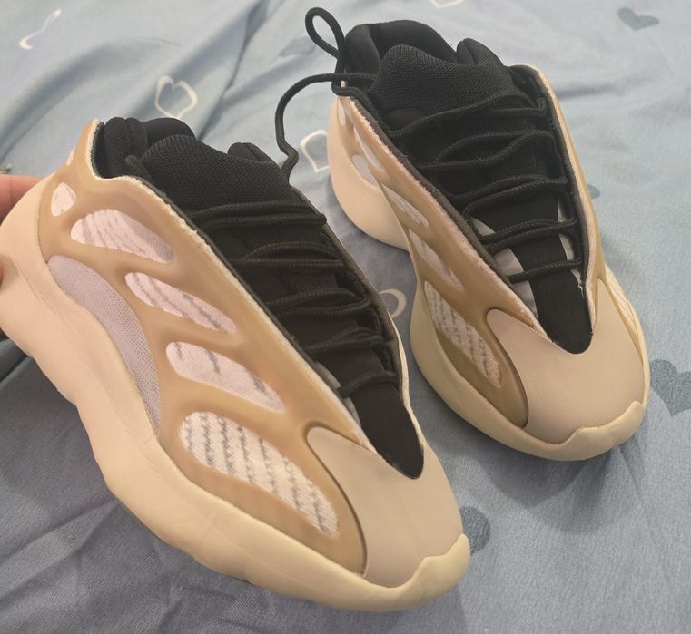 Adidas Yeezy 700 V3 Azael