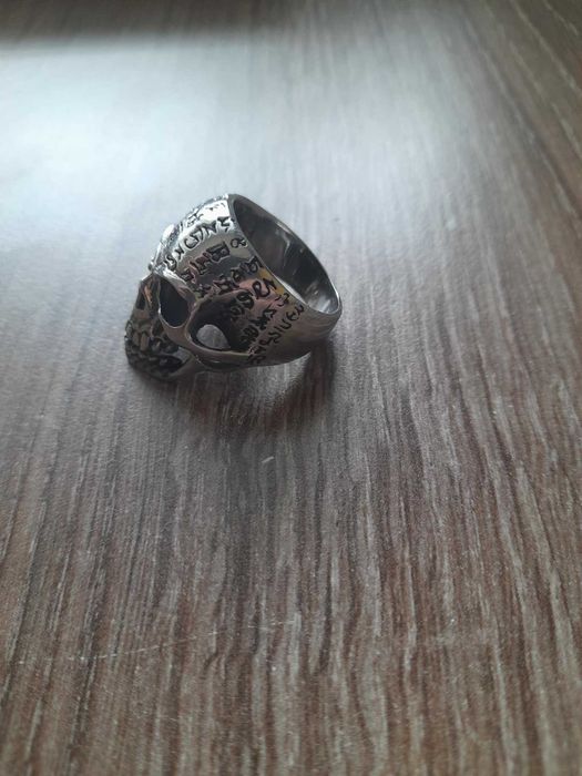 Стоманен пръстен с форма на череп. Цена 15 лв