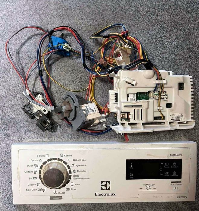 Панел и цялата ел.верига за пералня Електролукс
