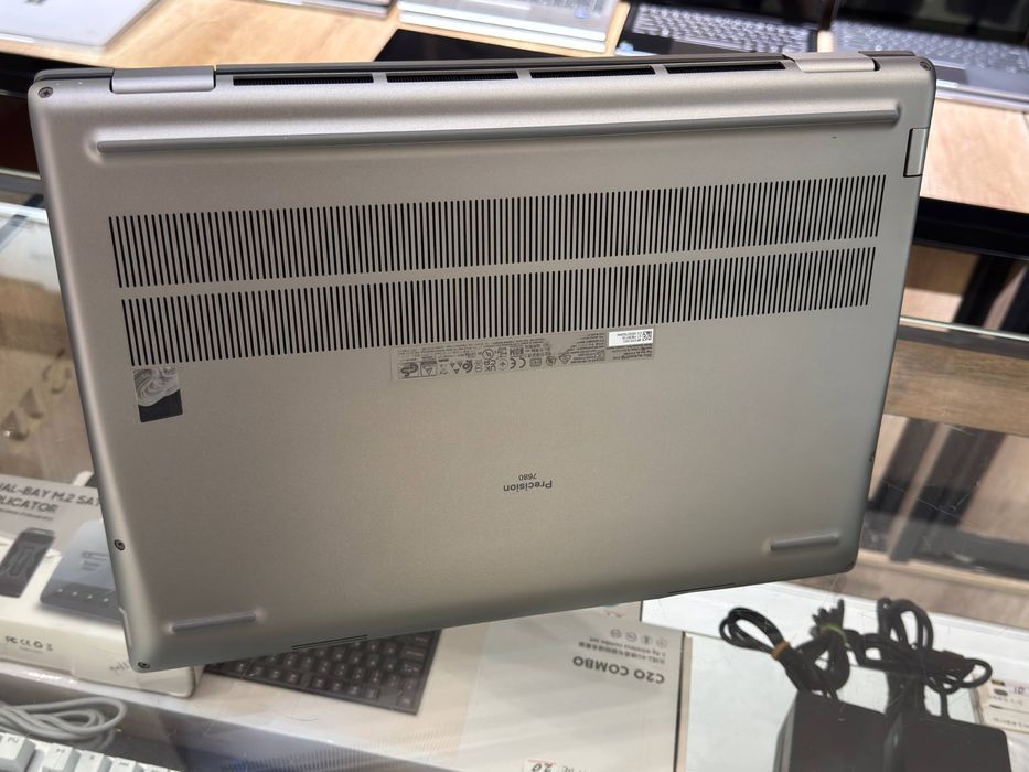 DELL Precision 7680 16”Oled 4K 5000(16gb)