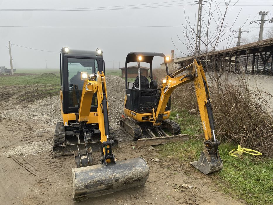 Miniexcavator de inchiriat